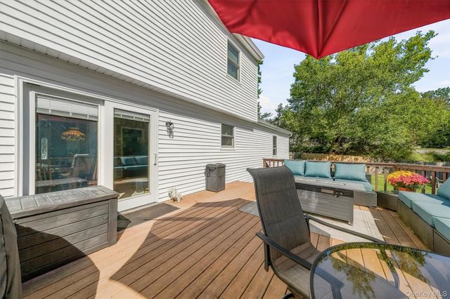 23 Clinton Drive, Washingtonville, NY 10992