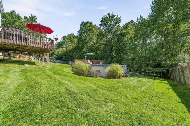 23 Clinton Drive, Washingtonville, NY 10992