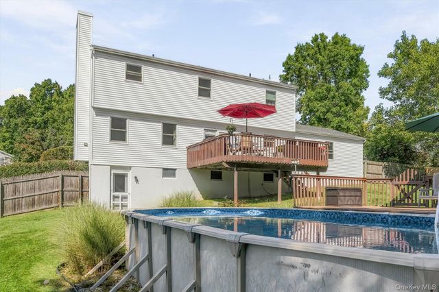23 Clinton Drive, Washingtonville, NY 10992