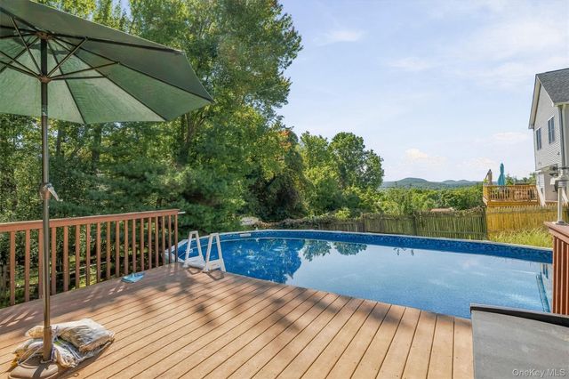 23 Clinton Drive, Washingtonville, NY 10992