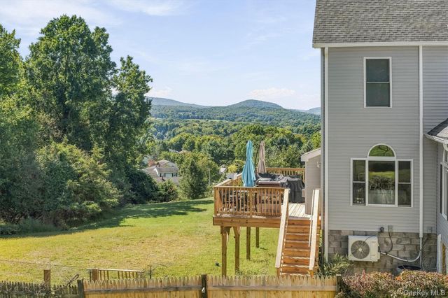 23 Clinton Drive, Washingtonville, NY 10992