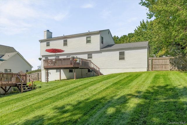 23 Clinton Drive, Washingtonville, NY 10992