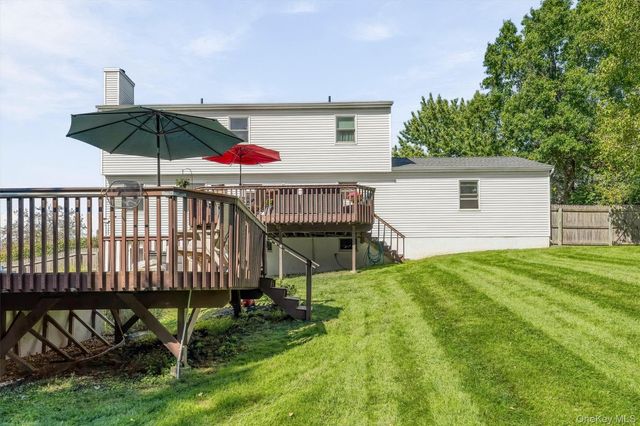 23 Clinton Drive, Washingtonville, NY 10992