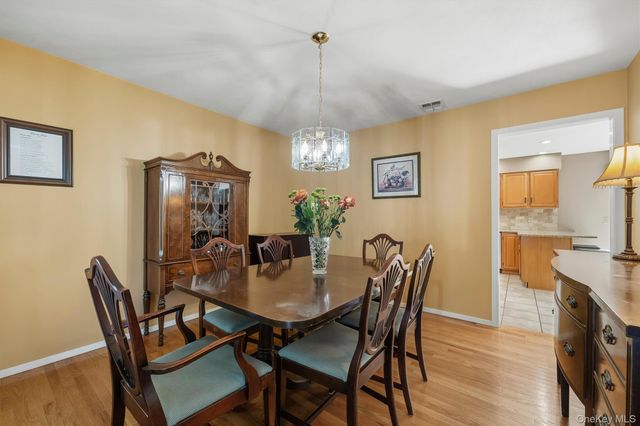 23 Clinton Drive, Washingtonville, NY 10992