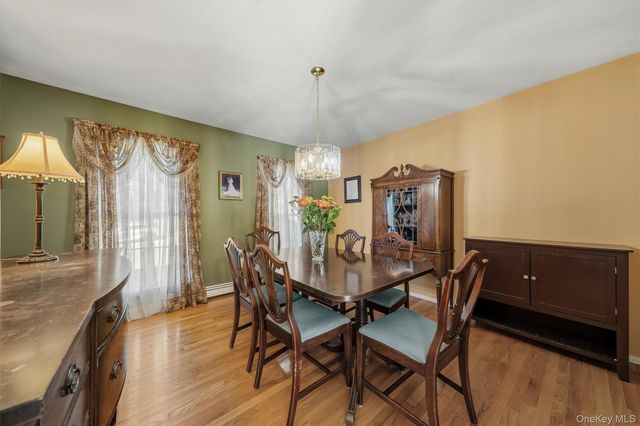 23 Clinton Drive, Washingtonville, NY 10992
