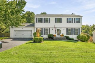 23 Clinton Drive, Washingtonville, NY 10992