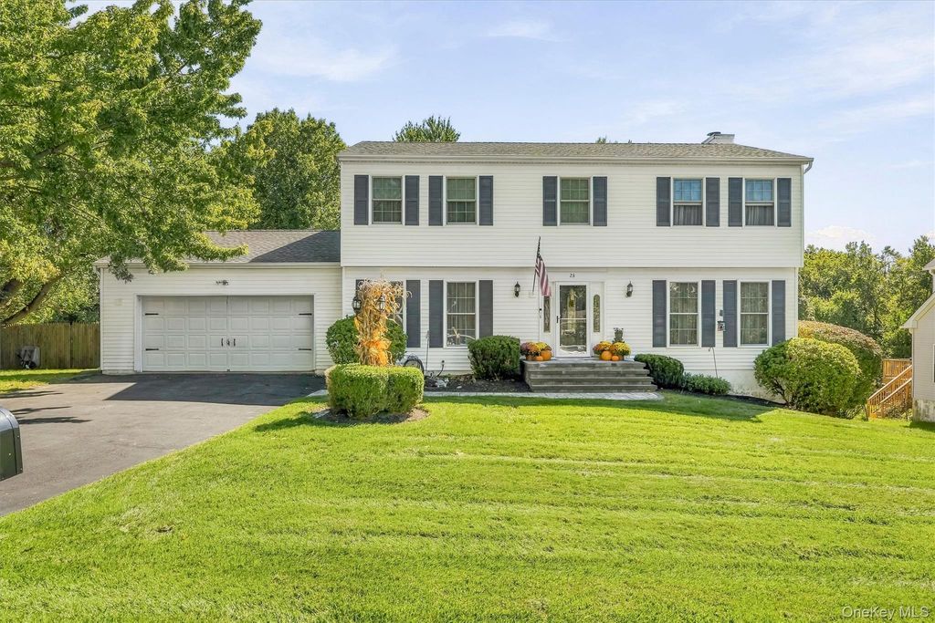 23 Clinton Drive, Washingtonville, NY 10992