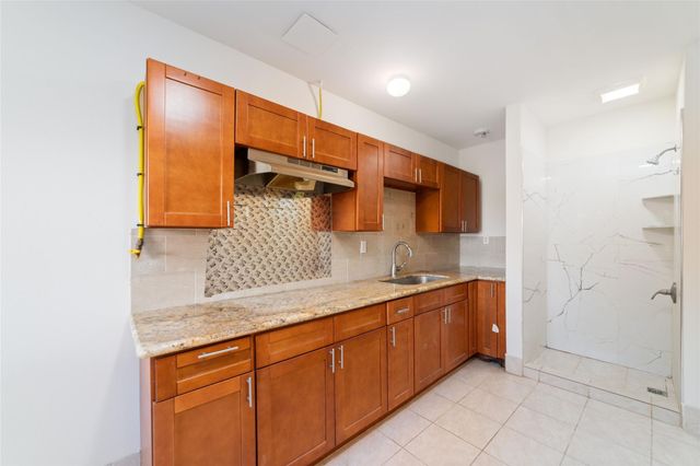 11222 Sandstone Street, Houston, TX 77072