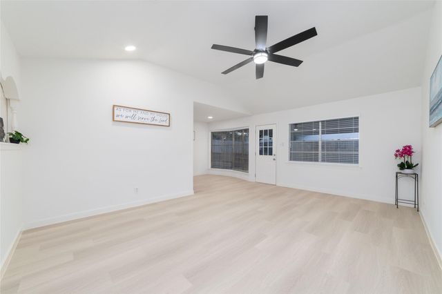 11222 Sandstone Street, Houston, TX 77072