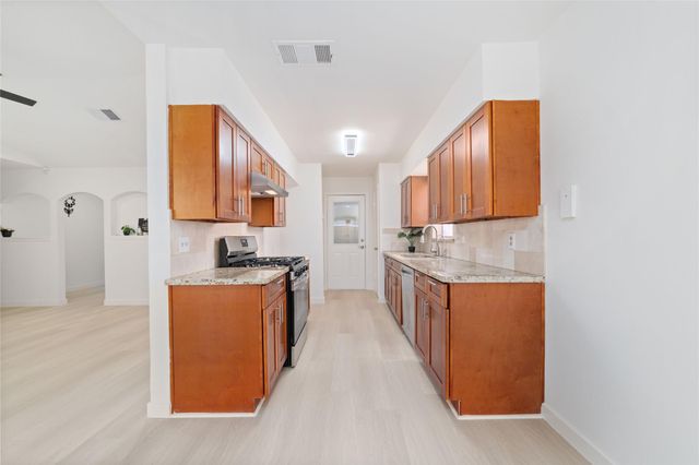 11222 Sandstone Street, Houston, TX 77072