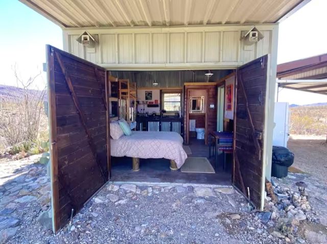 122 Dark Canyon Loop, Terlingua, TX 79852