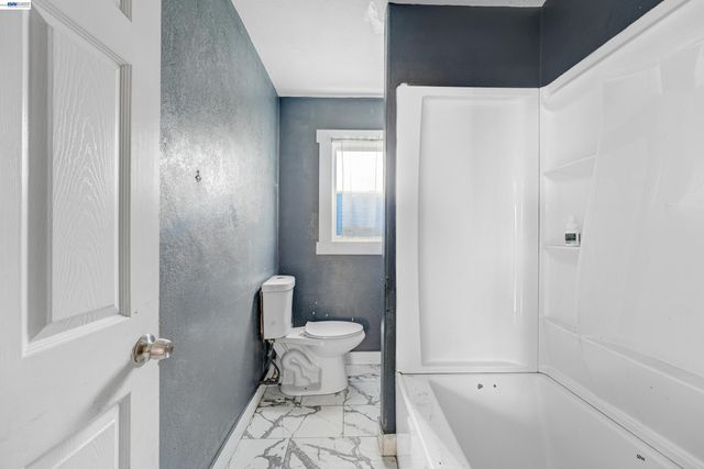 1355 91st Ave, Oakland, CA 94603