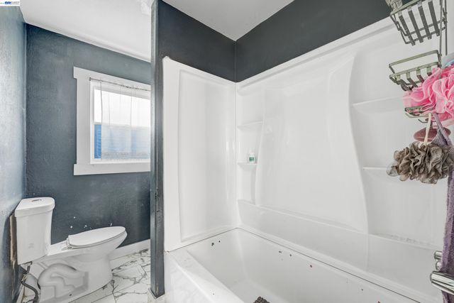 1355 91st Ave, Oakland, CA 94603