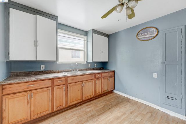 1355 91st Ave, Oakland, CA 94603