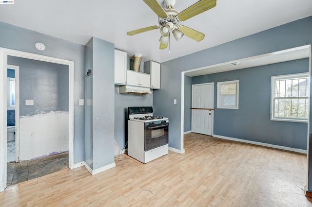 1355 91st Ave, Oakland, CA 94603