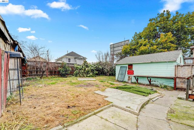 1355 91st Ave, Oakland, CA 94603