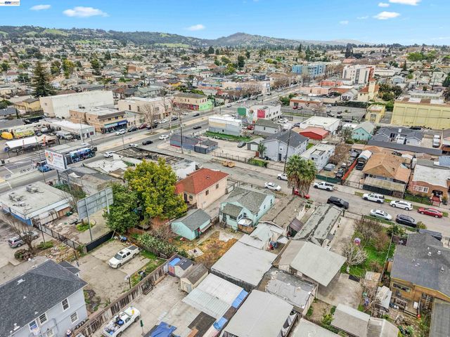 1355 91st Ave, Oakland, CA 94603