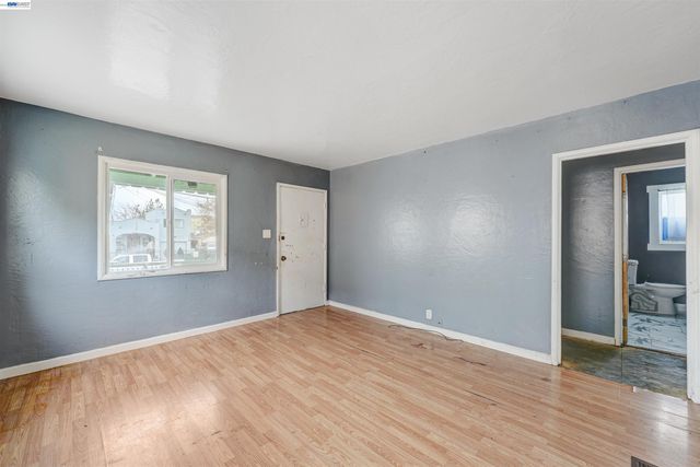 1355 91st Ave, Oakland, CA 94603