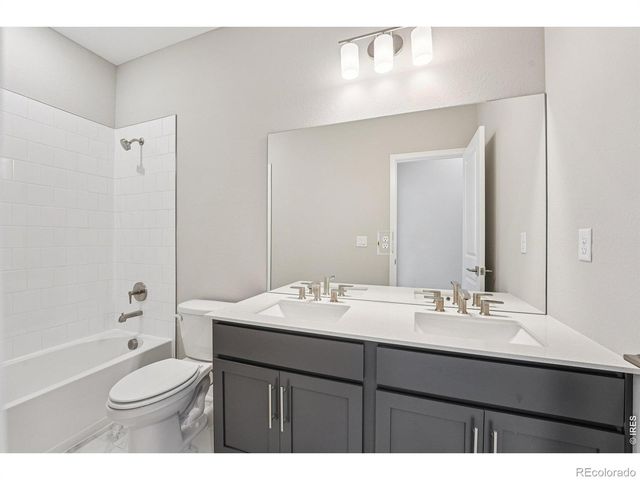 2756 Crystal Springs Lane, Longmont, CO 80503