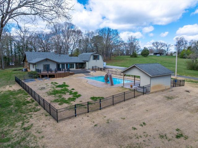 209 County Road 576, Englewood, TN 37329