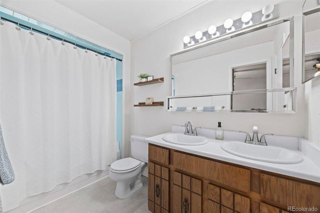 8821 W Stanford Avenue, Littleton, CO 80123
