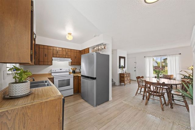 8821 W Stanford Avenue, Littleton, CO 80123