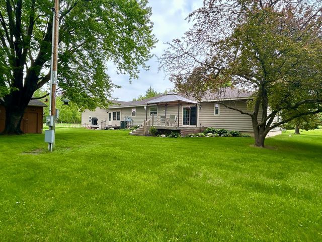 10696 Leaf River Road, Leaf River Twp, MN 56482