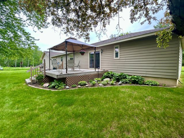 10696 Leaf River Road, Leaf River Twp, MN 56482