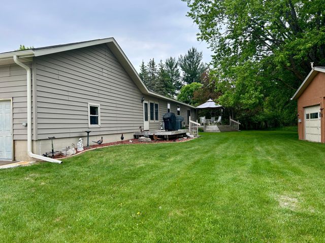 10696 Leaf River Road, Leaf River Twp, MN 56482
