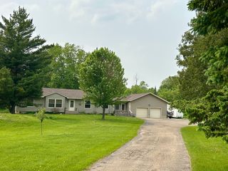 10696 Leaf River Road, Leaf River Twp, MN 56482