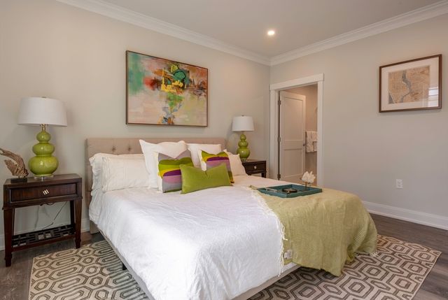 61 County St 304, Dover, MA 02030