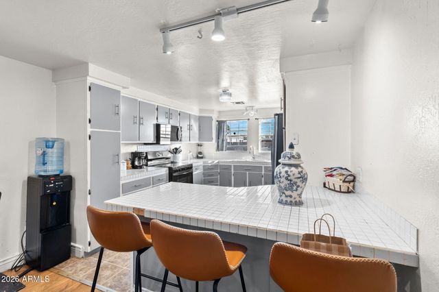 3610 W ABRAHAM Lane, Glendale, AZ 85308
