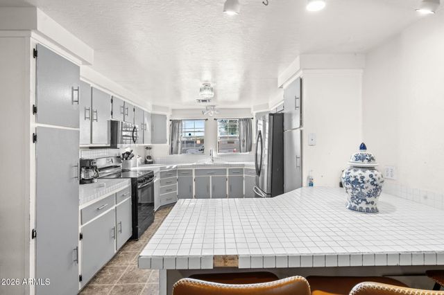 3610 W ABRAHAM Lane, Glendale, AZ 85308