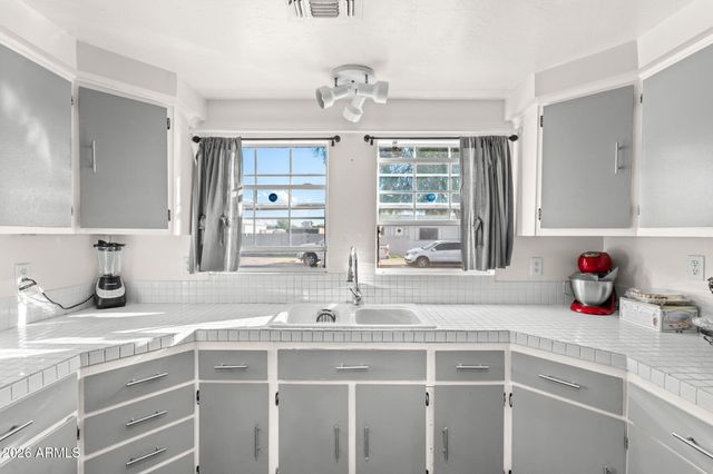 3610 W ABRAHAM Lane, Glendale, AZ 85308