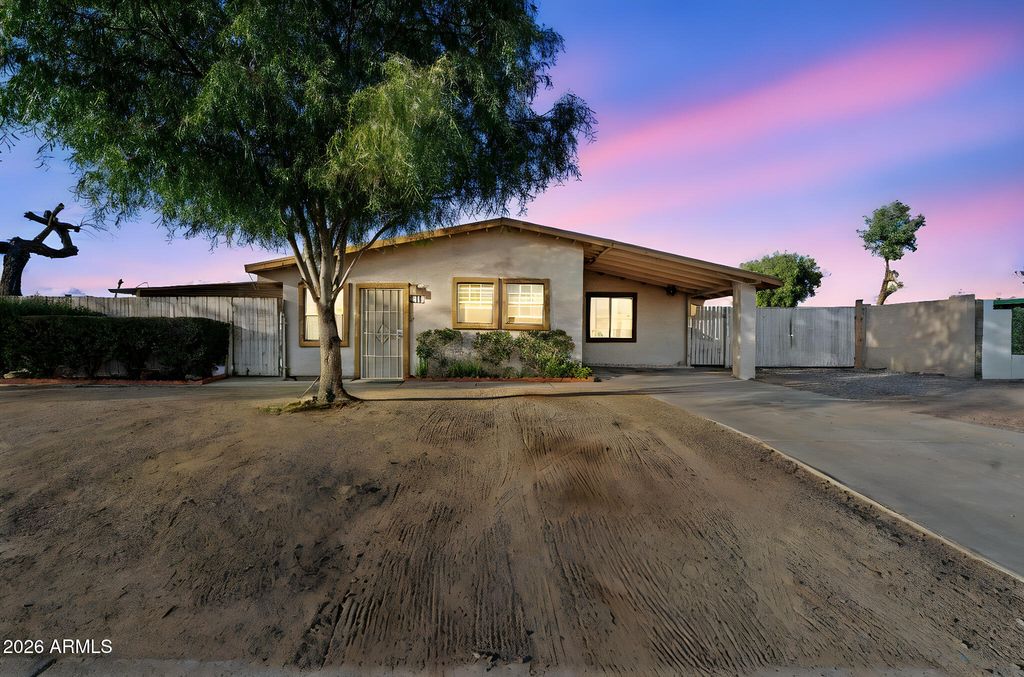 3610 W ABRAHAM Lane, Glendale, AZ 85308