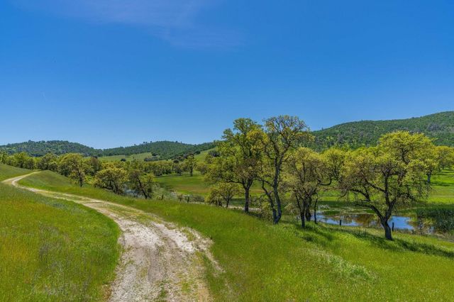 357 Quail Creek Dr, Copperopolis, CA 95228