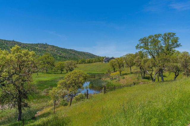 357 Quail Creek Dr, Copperopolis, CA 95228