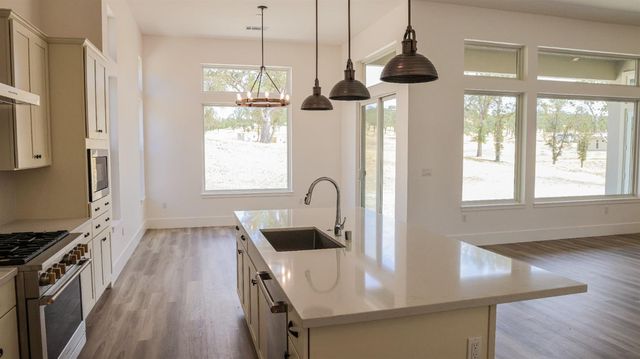 357 Quail Creek Dr, Copperopolis, CA 95228