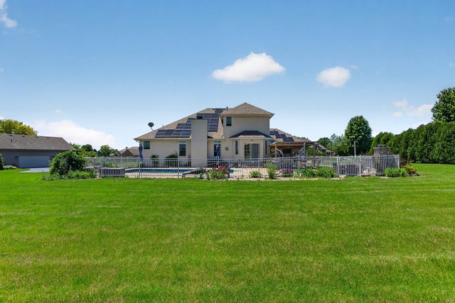 129 Titleist Trail, Poplar Grove, IL 61065