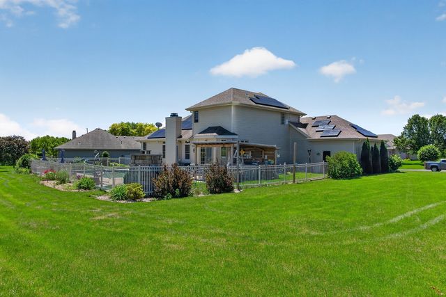 129 Titleist Trail, Poplar Grove, IL 61065
