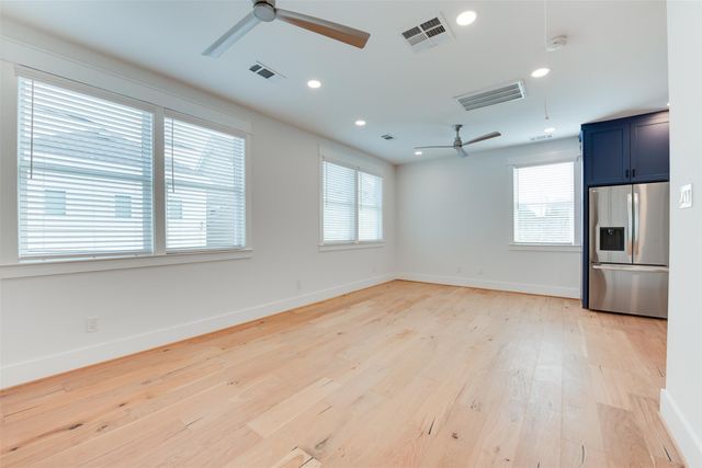 425 W 21 Street B, Houston, TX 77008