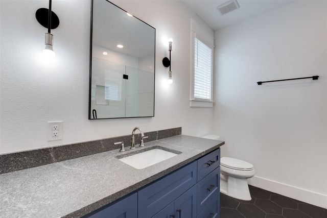 425 W 21 Street B, Houston, TX 77008