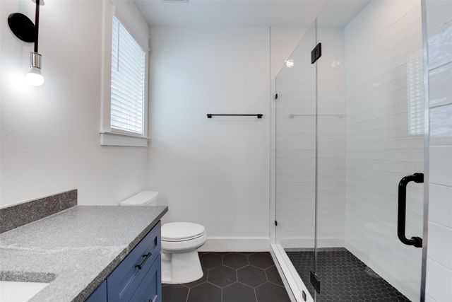 425 W 21 Street B, Houston, TX 77008