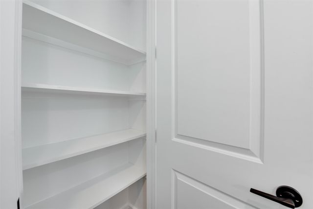 425 W 21 Street B, Houston, TX 77008