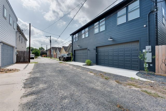 425 W 21 Street B, Houston, TX 77008