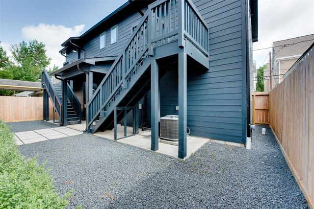 425 W 21 Street B, Houston, TX 77008