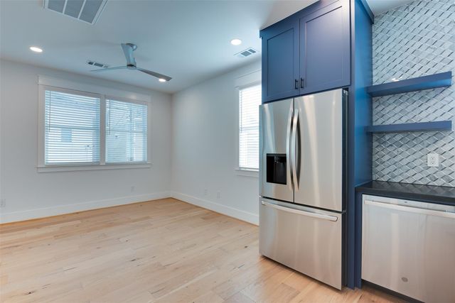 425 W 21 Street B, Houston, TX 77008