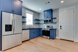 425 W 21 Street B, Houston, TX 77008