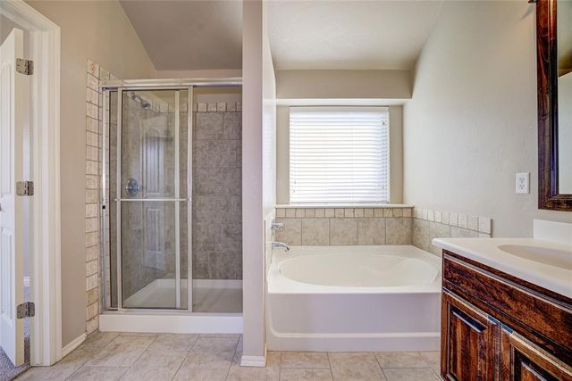 909 E Carolyn Ridge Road, Norman, OK 73071