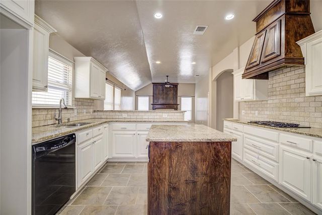 909 E Carolyn Ridge Road, Norman, OK 73071